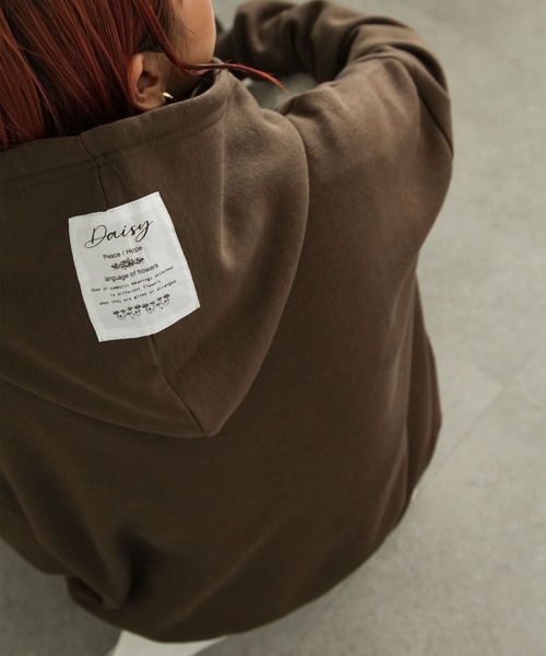 Chillfar（チルファー）の「裏起毛バックパッチワークパーカー（パーカー・レディース・チャコール/アイボリー/ブルー系/ブラウン/ブラック/カーキ/オートミール/ベージュ・MEDIUM/LARGE）」の4枚目の写真