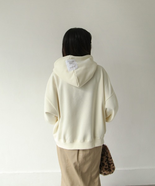 Chillfar（チルファー）の「裏起毛バックパッチワークパーカー（パーカー・レディース・チャコール/アイボリー/ブルー系/ブラウン/ブラック/カーキ/オートミール/ベージュ・MEDIUM/LARGE）」の13枚目の写真