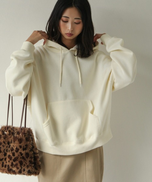 Chillfar（チルファー）の「裏起毛バックパッチワークパーカー（パーカー・レディース・チャコール/アイボリー/ブルー系/ブラウン/ブラック/カーキ/オートミール/ベージュ・MEDIUM/LARGE）」の10枚目の写真