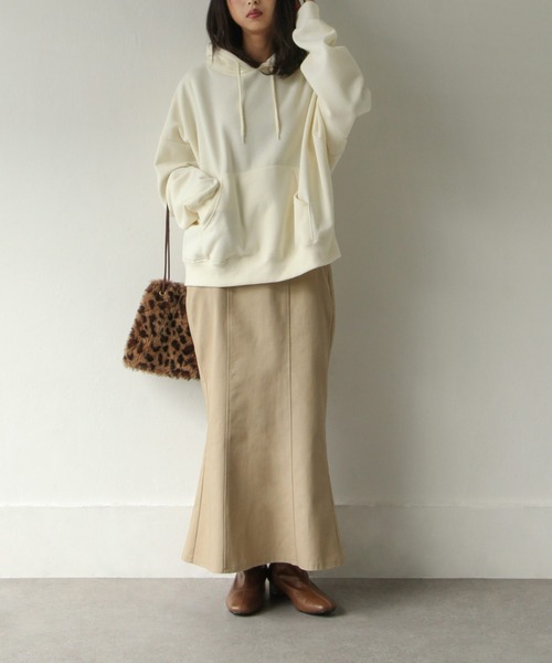 Chillfar（チルファー）の「裏起毛バックパッチワークパーカー（パーカー・レディース・チャコール/アイボリー/ブルー系/ブラウン/ブラック/カーキ/オートミール/ベージュ・MEDIUM/LARGE）」の12枚目の写真