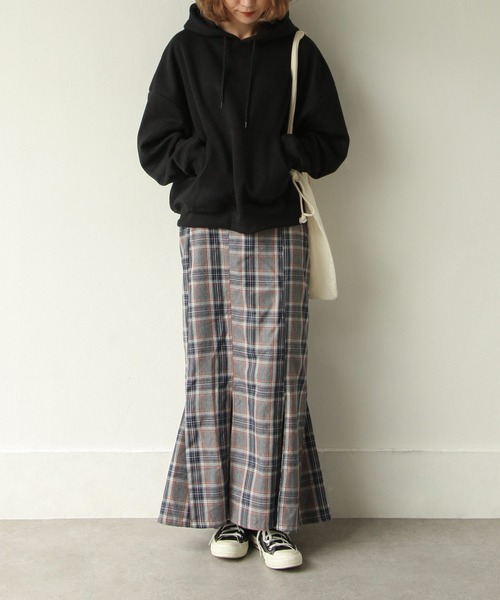 Chillfar（チルファー）の「裏起毛バックパッチワークパーカー（パーカー・レディース・チャコール/アイボリー/ブルー系/ブラウン/ブラック/カーキ/オートミール/ベージュ・MEDIUM/LARGE）」の18枚目の写真