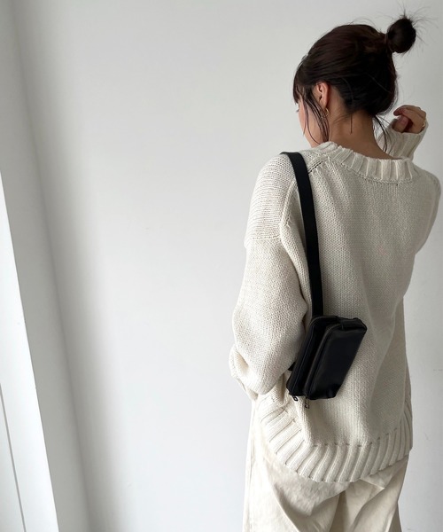 CANAL JEAN(キャナルジーン)の「Pt(ピーティー) レザーMINIポーチ(ボディバッグ/ウエストポーチ・レディース・ブラック・ONE SIZE)」の4枚目の写真