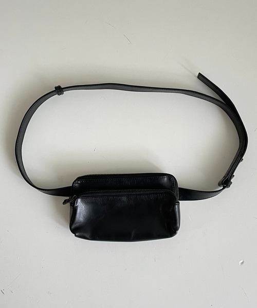 CANAL JEAN(キャナルジーン)の「Pt(ピーティー) レザーMINIポーチ(ボディバッグ/ウエストポーチ・レディース・ブラック・ONE SIZE)」の5枚目の写真
