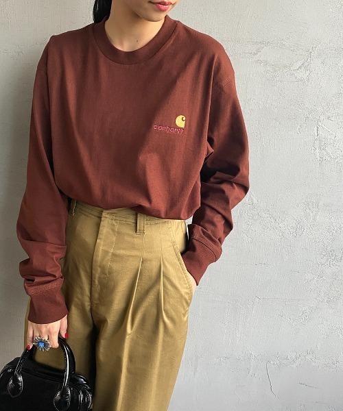 Carhartt WIP（カーハートダブリューアイピー）の「[carhartt WIP/カーハートダブリューアイピー] AMERICAN SCRIPT ワンポイントロゴ刺繍ロンT（Tシャツ/カットソー・レディース・ダークグリーン/ブラック/ホワイト/ブラウン・L/XL/S/M/XS）」の3枚目の写真