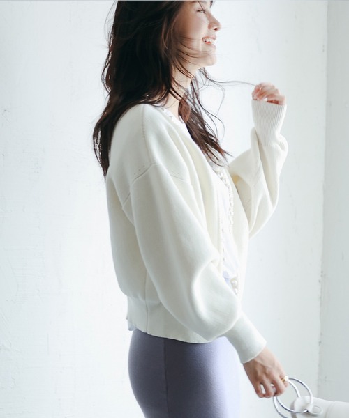 パールビジューボタンレスニットカーディガン