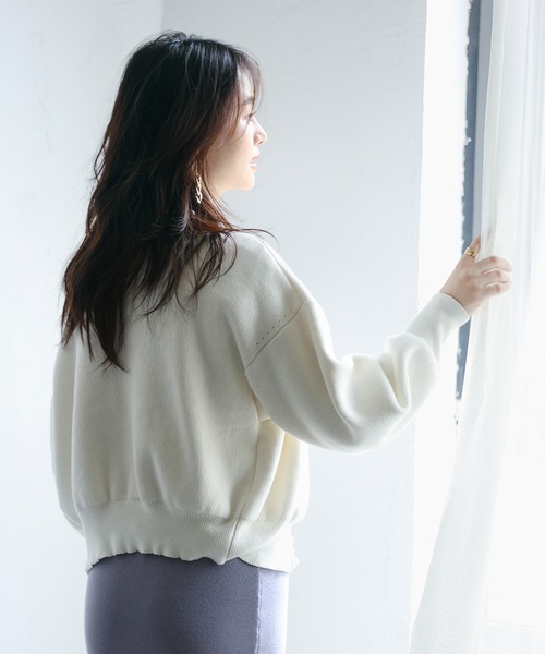 パールビジューボタンレスニットカーディガン