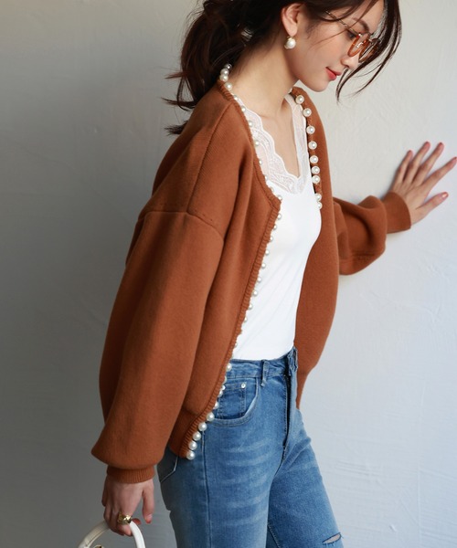 パールビジューボタンレスニットカーディガン
