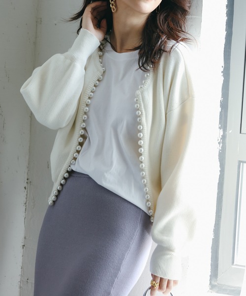 SAISON DE PAPILLON（セゾンドパピヨン）の「パールビジューボタンレスニットカーディガン（カーディガン/ボレロ・レディース・ブラック/ホワイト/ブラウン/グレー/サーモンピンク/ブルー・フリー）」の22枚目の写真