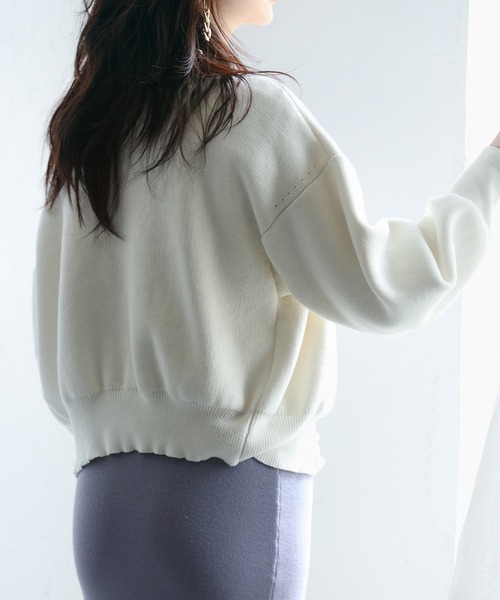 SAISON DE PAPILLON（セゾンドパピヨン）の「パールビジューボタンレスニットカーディガン（カーディガン/ボレロ・レディース・ブラック/ホワイト/ブラウン/グレー/サーモンピンク/ブルー・フリー）」の19枚目の写真