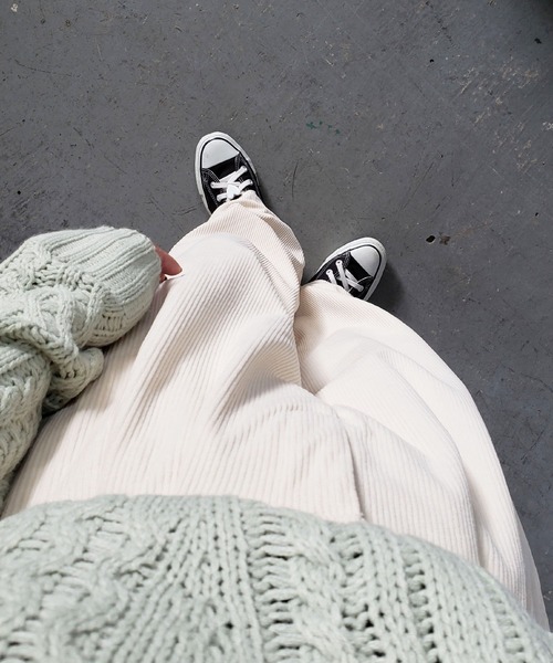 me+em select（ミームセレクト）の「ツータックバルーンコーデュロイパンツ【数量限定販売】（その他パンツ・レディース・ブラック/ブラウン/グリーン/アイボリー・MEDIUM/LARGE）」の7枚目の写真