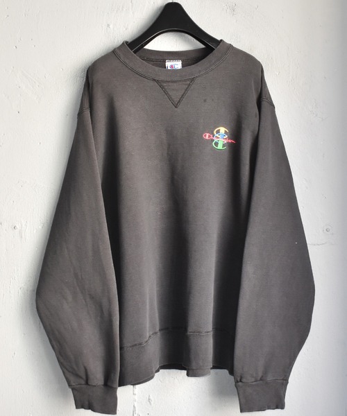Champion(チャンピオン)の「【ヴィンテージ古着】90's Champion ロゴ クルーネックスウェット(スウェット・メンズ・ブラック・X-LARGE)」の1枚目の写真
