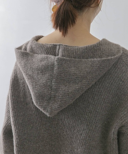 URBAN RESEARCH ROSSO（アーバンリサーチロッソ）の「フーディーニット（ニット/セーター・レディース・ブラック/ベージュ系その他・FREE）」の11枚目の写真