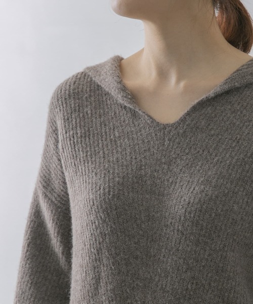 URBAN RESEARCH ROSSO（アーバンリサーチロッソ）の「フーディーニット（ニット/セーター・レディース・ブラック/ベージュ系その他・FREE）」の17枚目の写真