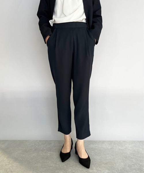 PICCIN(ピッチン)の「ダブルクロステーパードパンツ(スラックス・レディース・ネイビー/グレイッシュベージュ・M/L)」の14枚目の写真