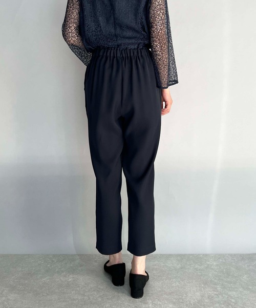 PICCIN(ピッチン)の「ダブルクロステーパードパンツ(スラックス・レディース・ネイビー/グレイッシュベージュ・M/L)」の5枚目の写真