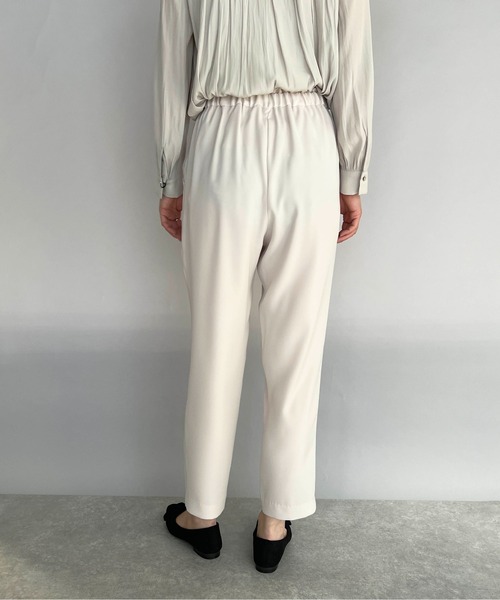 PICCIN(ピッチン)の「ダブルクロステーパードパンツ(スラックス・レディース・ネイビー/グレイッシュベージュ・M/L)」の22枚目の写真