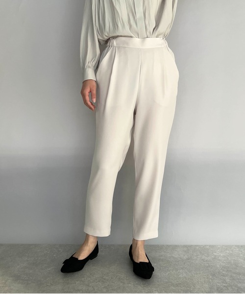 PICCIN(ピッチン)の「ダブルクロステーパードパンツ(スラックス・レディース・ネイビー/グレイッシュベージュ・M/L)」の20枚目の写真