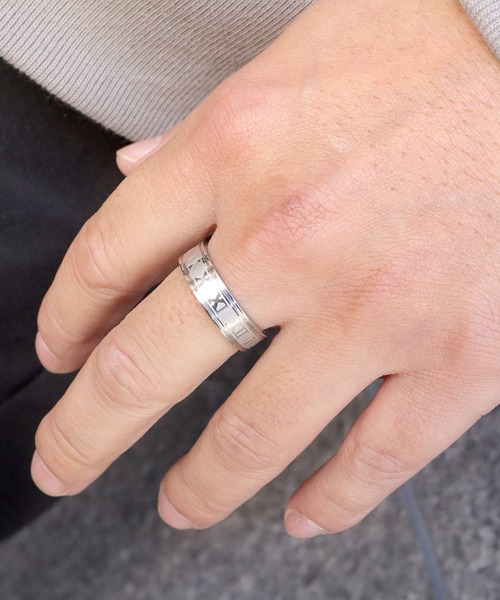 SBG(エスビー)の「SBG ローマ数字リング(リング・メンズ・ブラック/シルバー/ゴールド・13号/21号/18号/25号/15号/9号/10号)」の4枚目の写真