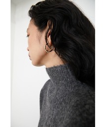 Hexagon motif pierce