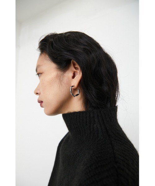 RIM.ARK（リムアーク）の「Hexagon motif pierce（ピアス（両耳用）・レディース・シルバー/ゴールド・FREE）」の5枚目の写真