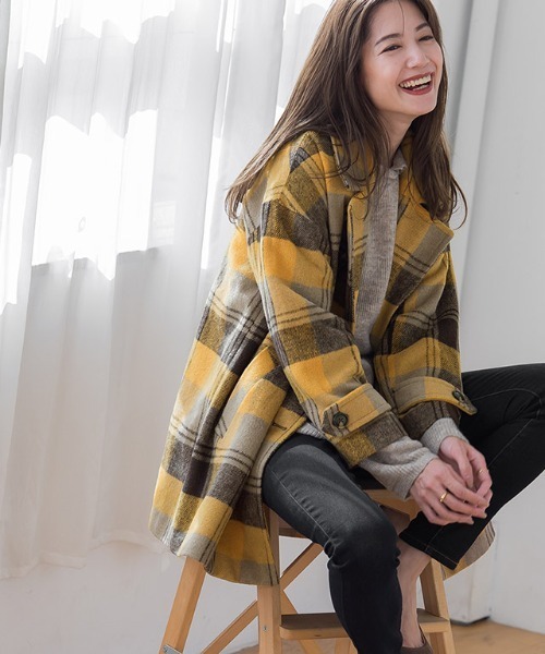 Pierrot(ピエロ)の「チェック柄ショートコート(その他アウター・レディース・イエロー/ピンク・L/M)」の2枚目の写真
