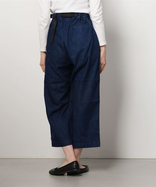 WILD THINGS（ワイルドシングス）の「WILD THINGS/ワイルドシングス　ストレッチデニムタックワイド　SHELTECH DENIM TUCK WIDE（ウィメンズ）　WTW22010SG（デニムパンツ・レディース・ワンウォッシュ/オフホワイト・S）」の4枚目の写真