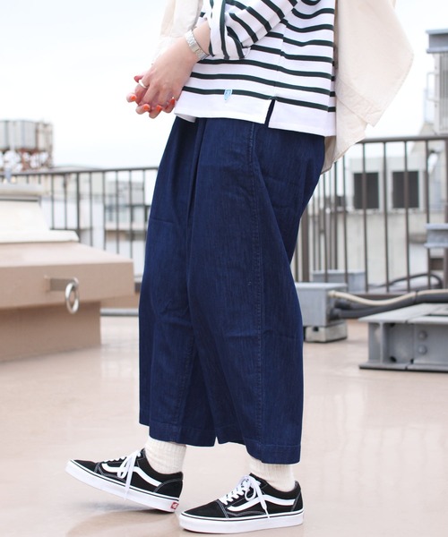 WILD THINGS（ワイルドシングス）の「WILD THINGS/ワイルドシングス　ストレッチデニムタックワイド　SHELTECH DENIM TUCK WIDE（ウィメンズ）　WTW22010SG（デニムパンツ・レディース・ワンウォッシュ/オフホワイト・S）」の17枚目の写真