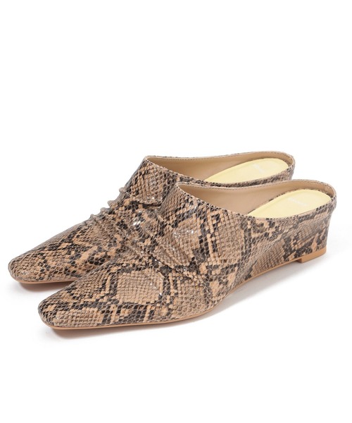 JEANASIS(ジーナシス)の「ギャザースクエアミュール/261969(パンプス・レディース・ブラック/ブルー/パイソン・MEDIUM/LARGE)」の14枚目の写真