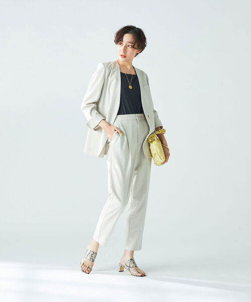 NOLLEY’S Sophi(ノーリーズソフィ)の「リネンツイルストレッチVネックノーカラージャケット(ノーカラージャケット・レディース・ベージュ/カーキ・38/36)」の4枚目の写真