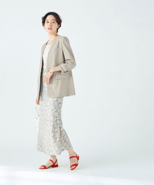 NOLLEY’S Sophi(ノーリーズソフィ)の「リネンツイルストレッチVネックノーカラージャケット(ノーカラージャケット・レディース・ベージュ/カーキ・38/36)」の10枚目の写真