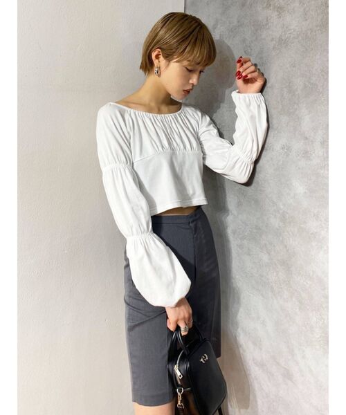EMODA(エモダ)の「アームギャザーショートプルオーバー(Tシャツ/カットソー・レディース・ホワイト/ブラック/グリーン/パープル・FREE)」の11枚目の写真