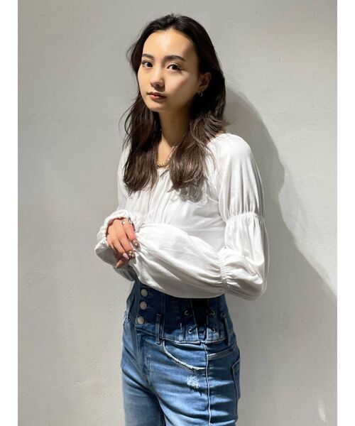 EMODA(エモダ)の「アームギャザーショートプルオーバー(Tシャツ/カットソー・レディース・ホワイト/ブラック/グリーン/パープル・FREE)」の17枚目の写真