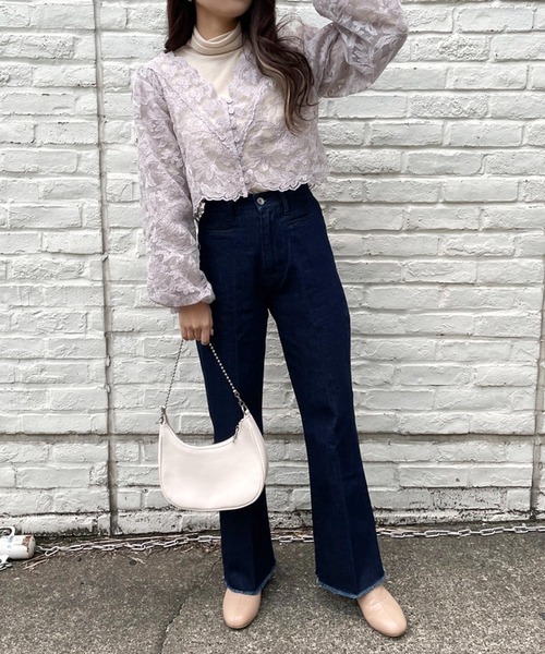 美シルエットのフリンジデニムパンツ