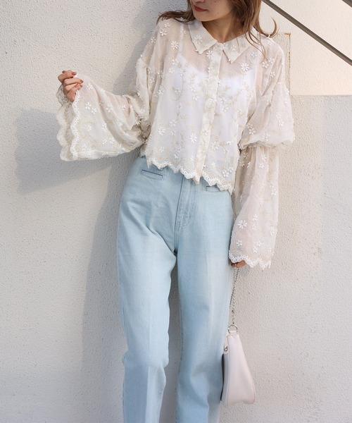 美シルエットのフリンジデニムパンツ