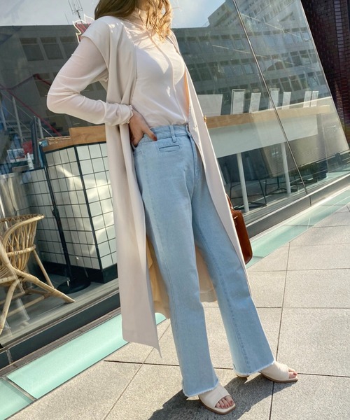 美シルエットのフリンジデニムパンツ