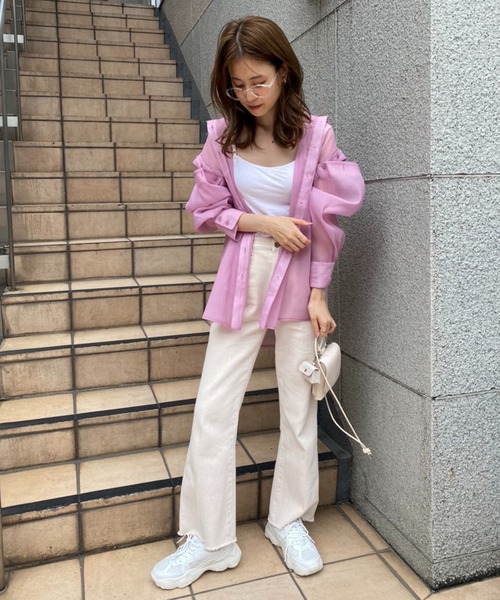 美シルエットのフリンジデニムパンツ