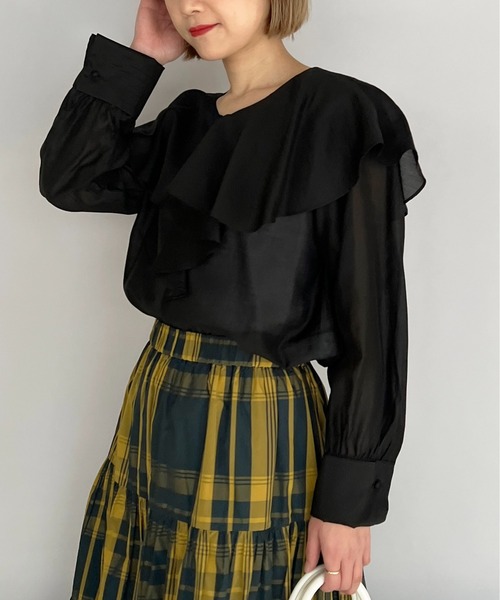 PICCIN（ピッチン）の「ラッフルカラーダブルカフスブラウス（シャツ/ブラウス・レディース・ホワイト/ブラック/ベージュ・M）」の2枚目の写真