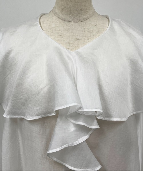 PICCIN（ピッチン）の「ラッフルカラーダブルカフスブラウス（シャツ/ブラウス・レディース・ホワイト/ブラック/ベージュ・M）」の10枚目の写真