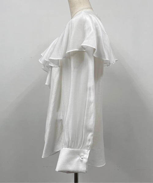 PICCIN（ピッチン）の「ラッフルカラーダブルカフスブラウス（シャツ/ブラウス・レディース・ホワイト/ブラック/ベージュ・M）」の8枚目の写真