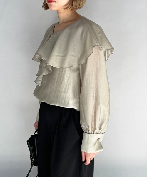 PICCIN（ピッチン）の「ラッフルカラーダブルカフスブラウス（シャツ/ブラウス・レディース・ホワイト/ブラック/ベージュ・M）」の19枚目の写真