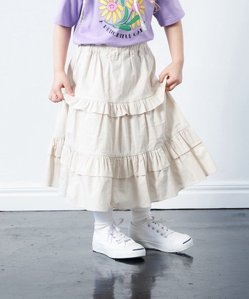 b・ROOM（ビールーム）の「ロングティアードスカート（スカート・キッズ・オフホワイト/モスグリーン/ブルー・120cm/130cm/100cm/110cm/90cm）」の2枚目の写真