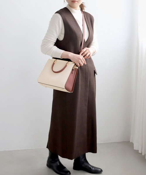 ANEMONE（アネモネ）の「バイカラーのスクエア2WAYバッグ（ショルダーバッグ・レディース・ベージュ/グレー/オフホワイト/ピンク/クリアブルー/グリーン/ブラック/アイボリー/ライトグレー/ホワイト/ミント/ラベンダー/ライトベージュ/ストーン/ブルー/マルチ/ダークブラウン/ブラウン/グレイッシュベージュ/ダークグレー・FREE）」の2枚目の写真