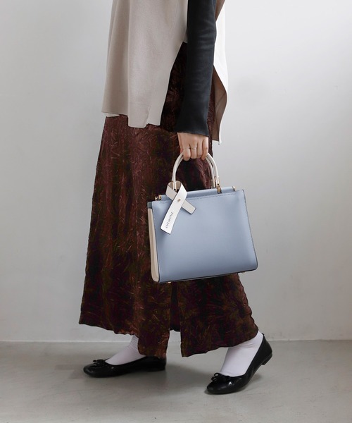 ANEMONE（アネモネ）の「バイカラーのスクエア2WAYバッグ（ショルダーバッグ・レディース・ベージュ/グレー/オフホワイト/ピンク/クリアブルー/グリーン/ブラック/アイボリー/ライトグレー/ホワイト/ミント/ラベンダー/ライトベージュ/ストーン/ブルー/マルチ/ダークブラウン/ブラウン/グレイッシュベージュ/ダークグレー・FREE）」の16枚目の写真