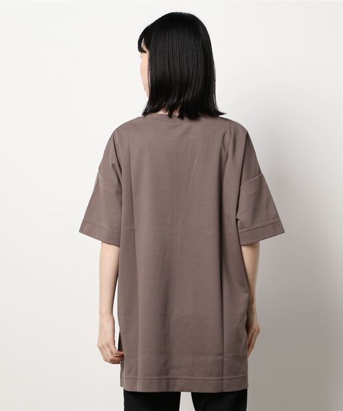 BELLUNA(ベルーナ)の「涼やか裏サラ心地綿入りチュニック(Tシャツ/カットソー・レディース・ライトグレー/ブラウン系その他2/ブラウン系その他/ブルーグレー・X-LARGE/LARGE/MEDIUM)」の17枚目の写真