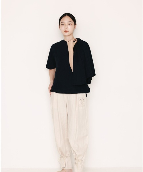 EARIH(アーリ)の「EARIH(アーリー)アシンメトリーTシャツ(Tシャツ/カットソー・レディース・ネイビー・FREE)」の2枚目の写真