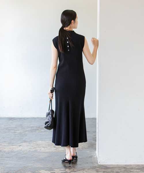 Noble(ノーブル)の「《追加》マーメイドリブニットワンピース 2(ワンピース・レディース・ネイビー/ベージュ・FREE)」の22枚目の写真