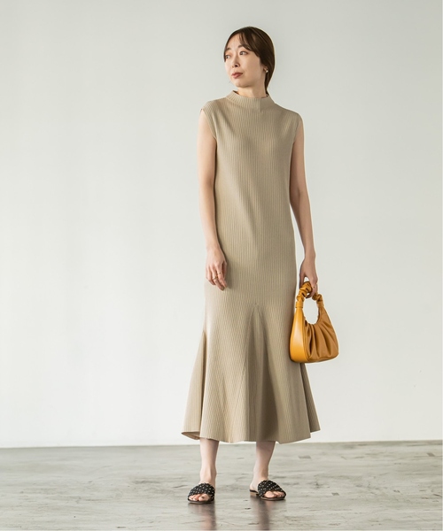 Noble(ノーブル)の「《追加》マーメイドリブニットワンピース 2(ワンピース・レディース・ネイビー/ベージュ・FREE)」の3枚目の写真