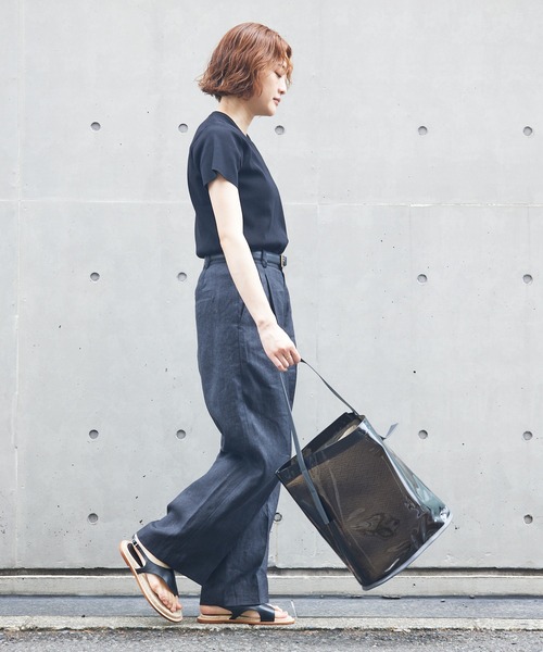 qualite（カリテ）の「【大人のクリアバッグ】PVCトート(ジュートポーチ付き)/A4トートバッグ/プールバッグ/海（トートバッグ・レディース・クリア/ベージュ/ブラック・フリー）」の8枚目の写真