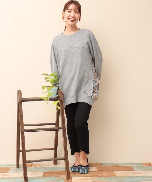 チチカカ（チチカカ）の「スウェットｘジオメストライププルオーバー【WEB限定】（スウェット・レディース・ブラック/ブルー/グレー/ベージュ・FREE）」の10枚目の写真