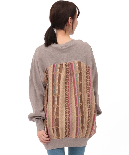 チチカカ（チチカカ）の「スウェットｘジオメストライププルオーバー【WEB限定】（スウェット・レディース・ブラック/ブルー/グレー/ベージュ・FREE）」の18枚目の写真